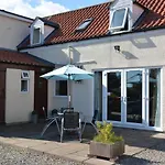 2 Bed In Oc-m30203 Holiday home Thornton Watlass