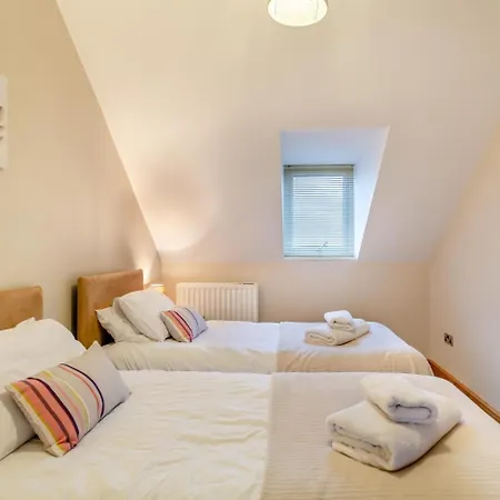 2 Bed In Oc-m30203 Vakantiehuis Thornton Watlass