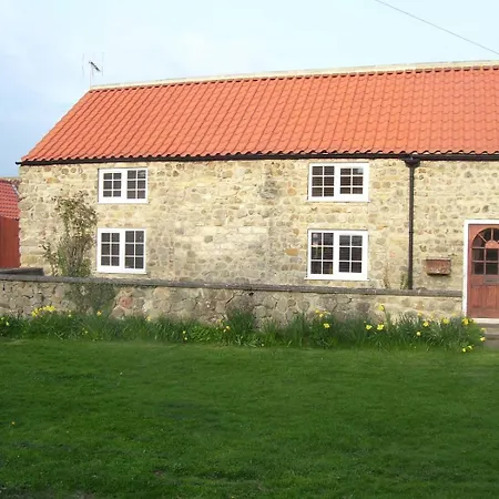 2 Bed In Oc-m30203 Ferienhaus *