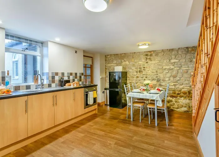 2 Bed In Oc-m30203 Ferienhaus *