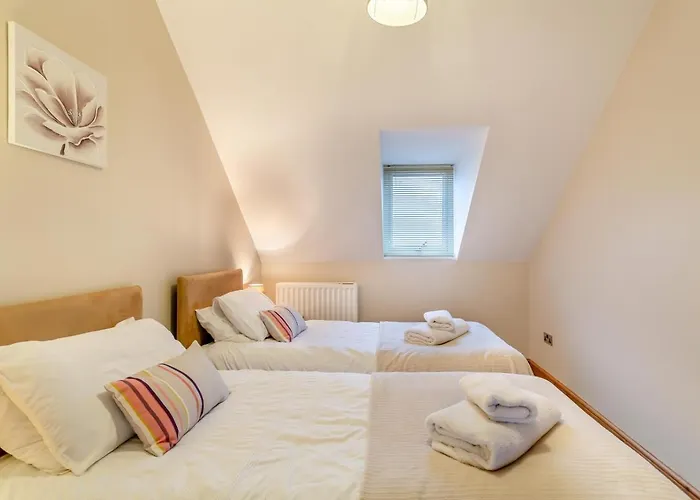 2 Bed In Oc-m30203 Ferienhaus