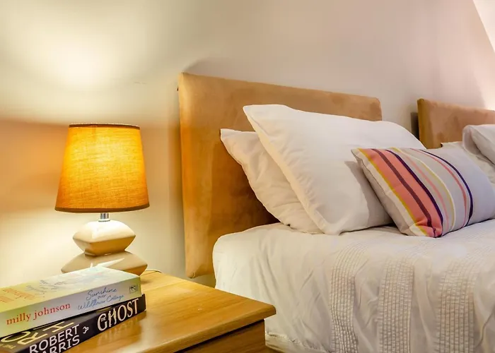 2 Bed In Oc-m30203 Ferienhaus *