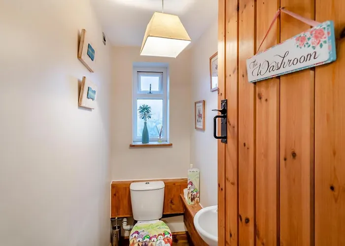 2 Bed In Oc-m30203 Ferienhaus